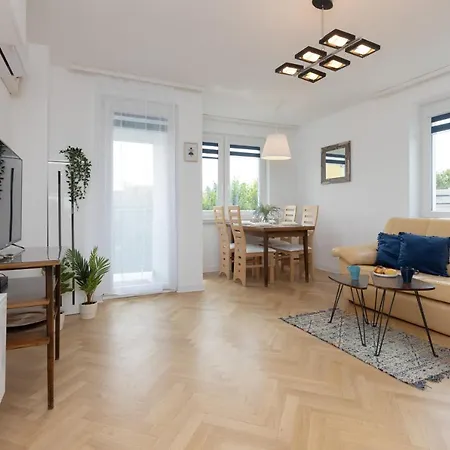 Elegant With Ac 550 M To Copernicus Science Centre By Renters * Warszawa