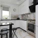Elegant With Ac 550 M To Copernicus Science Centre By Renters Daire *