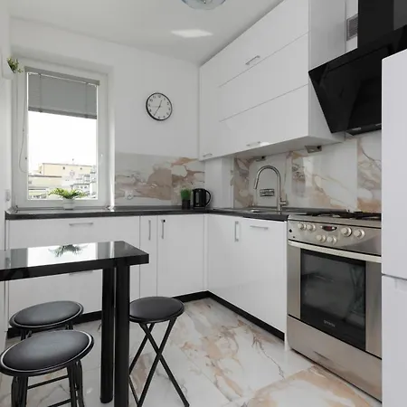 Elegant With Ac 550 M To Copernicus Science Centre By Renters Apartment *